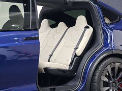 Tesla Model X dual-motor all-wheel drive version - фото 7