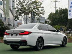 BMW 5 Series facelift 530Li leading M sports package - фото 5