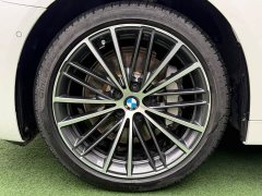 BMW 5 Series facelift 530Li leading M sports package - фото 8