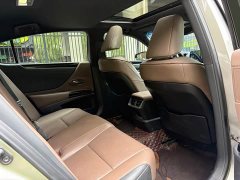 Lexus ES 200 Excellence Edition - фото 14