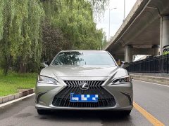 Lexus ES 200 Excellence Edition - фото 2