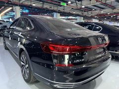 Volkswagen Passat 330TSI Elite Edition - фото 15