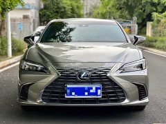 Lexus ES 200 Premium Edition - фото 2