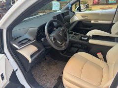 Toyota Granvia 2.5L Hybrid Luxury - фото 9