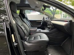 Tesla Model Y standard range rear-wheel drive version - фото 10