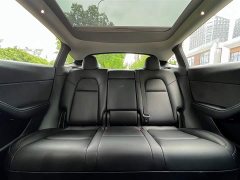 Tesla Model Y standard range rear-wheel drive version - фото 18