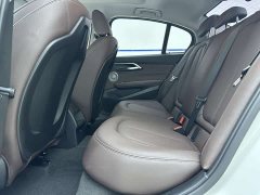BMW 1 Series 2021 120i M Sports Night Edition - фото 9
