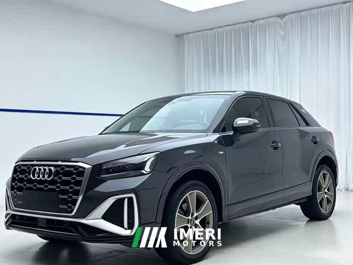 Audi Q2L 35 TFSI fashionable and dynamic - автомобиль из Китая