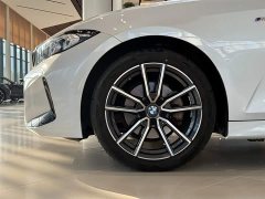 BMW 3 Series 320Li M Sports Package - фото 13