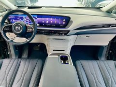 Lynk & Co Century 2.0T four-seater private version - фото 9