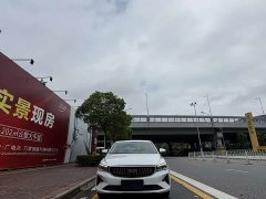 Geely Emgrand 4th generation 1.5L CVT premium - фото 2