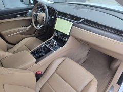 Jaguar XFL 2024 2.0T P250 two-wheel drive exclusive luxury version - фото 12