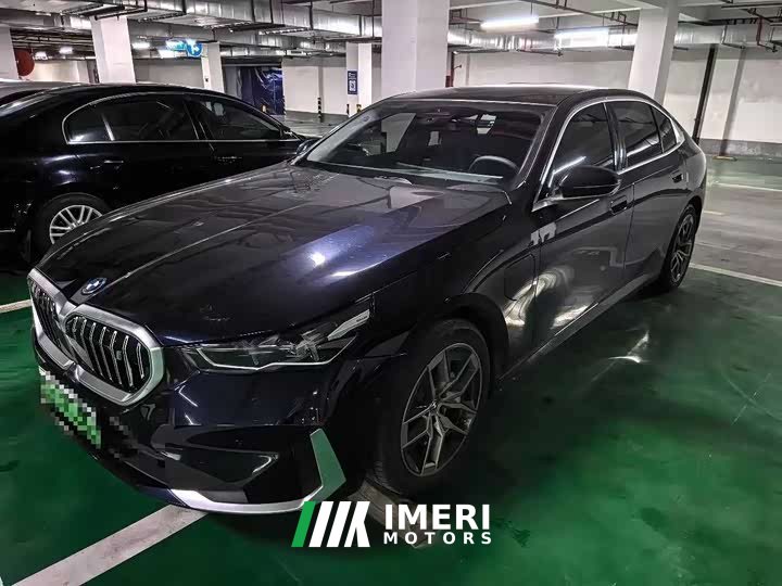 BMW i5 eDrive 35L Exclusive M Sports Package - автомобиль из Китая