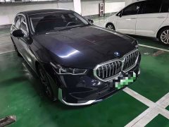 BMW i5 eDrive 35L Exclusive M Sports Package - фото 2