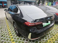 BMW i5 eDrive 35L Exclusive M Sports Package - фото 3