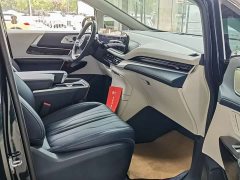 Lynk & Co Century 2.0T four-seater private version - фото 15