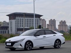 Lexus Elantra 2022 1.5L CVT LUX Premium Edition - фото 1