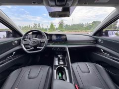 Lexus Elantra 2022 1.5L CVT LUX Premium Edition - фото 11