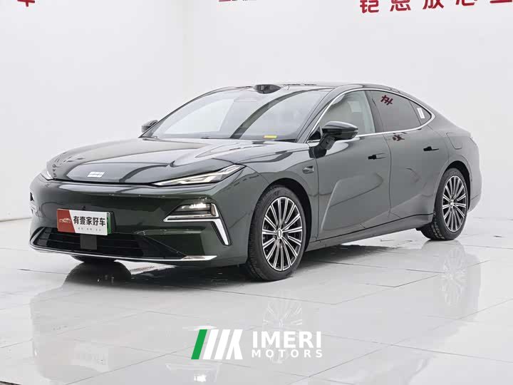 Geely Galaxy Starship 8 130km EM-P Starship Edition - автомобиль из Китая