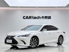 Lexus ES 2020 300h Excellence Edition - фото 1