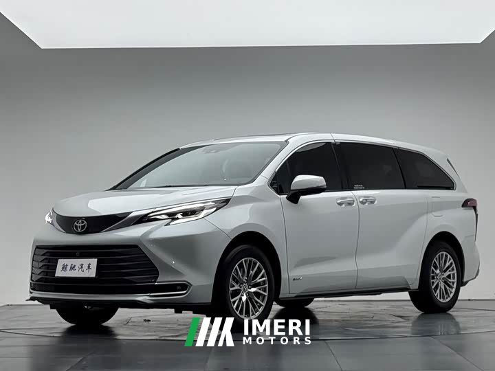 Toyota SIENNA 2.5L hybrid four-wheel drive premium version - автомобиль из Китая