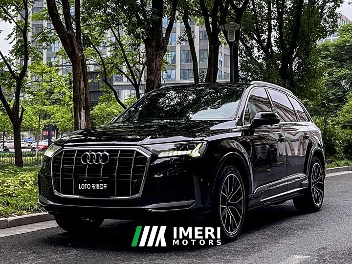 Audi Q7 2021 55 TFSI quattro S line sports version - автомобиль из Китая