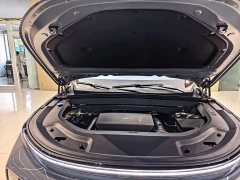 Li Auto Ideal L8 Max smart refresh version - фото 5