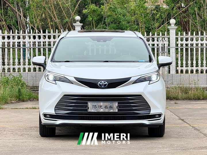 Toyota SIENNA 2.5L Hybrid Premium Edition - автомобиль из Китая