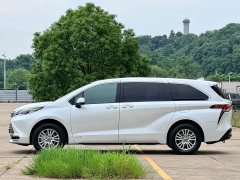 Toyota SIENNA 2.5L Hybrid Premium Edition - фото 4