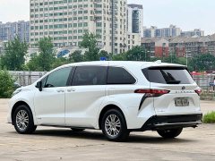 Toyota SIENNA 2.5L Hybrid Premium Edition - фото 5