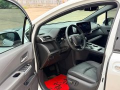 Toyota SIENNA 2.5L Hybrid Premium Edition - фото 9