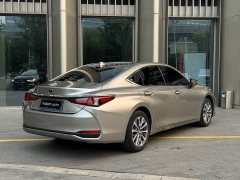 Lexus ES 200 Excellence Edition - фото 3
