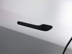 Tesla Model Y rear-wheel drive version - фото 18