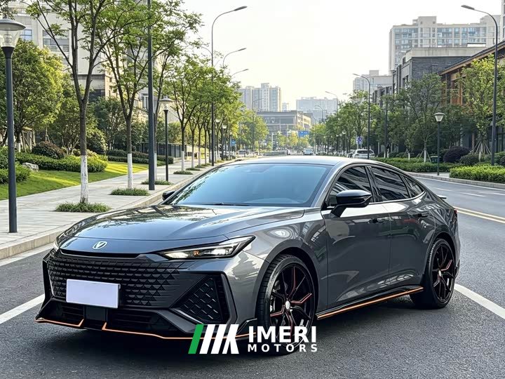 Changan UNI-V 2.0T sharp version - автомобиль из Китая