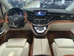Mercedes-Benz V-Class 2.0L high-roof customized version - фото 6