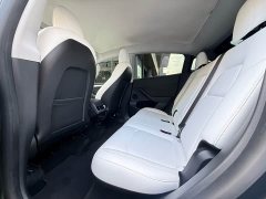 Tesla Model Y standard range rear-wheel drive version - фото 10