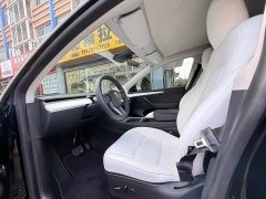 Tesla Model Y standard range rear-wheel drive version - фото 9