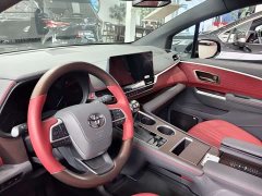 Toyota Granvia 2.5L Hybrid Premium PLUS AWD - фото 6