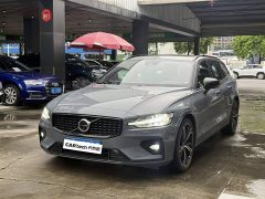 Volvo V60 2023 B5 Ultimate Sport - фото 1