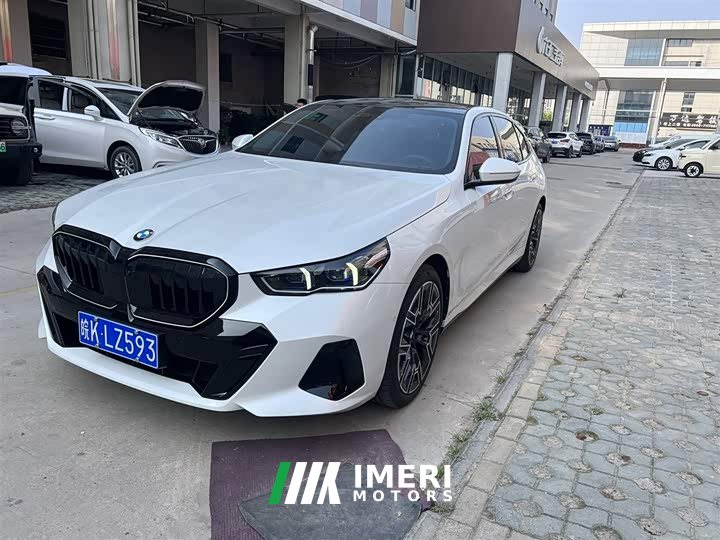 BMW 5 Series 2025 530Li Exclusive M Sports Package - автомобиль из Китая