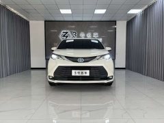 Toyota Sienna 2.5L Automatic - фото 1