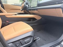 Lexus ES 300h - фото 12