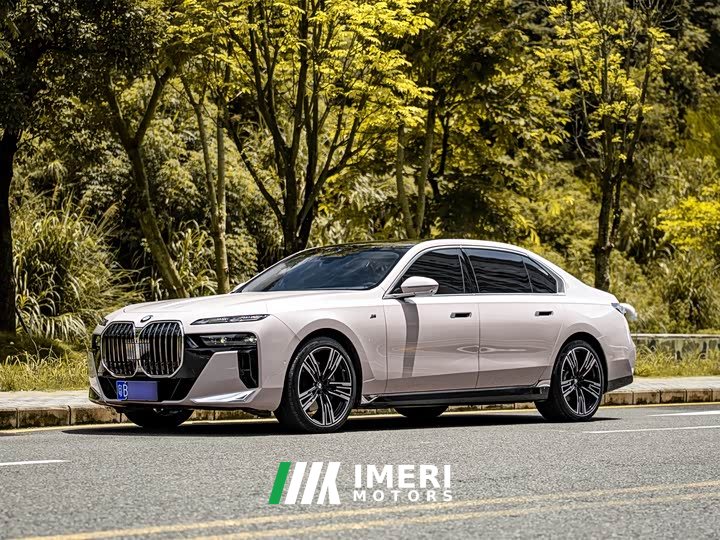 BMW 7 Series 2023 740Li M Sport Package - автомобиль из Китая