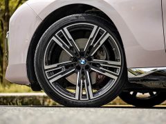 BMW 7 Series 2023 740Li M Sport Package - фото 18