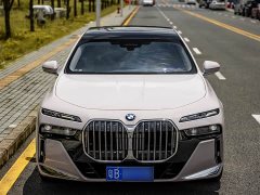 BMW 7 Series 2023 740Li M Sport Package - фото 2