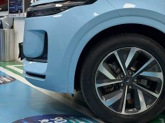 Li Auto ONE Extended-Range 6-Seater - фото 7