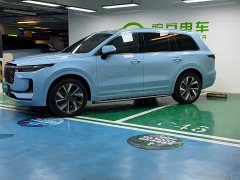 Li Auto ONE Extended-Range 6-Seater - фото 8