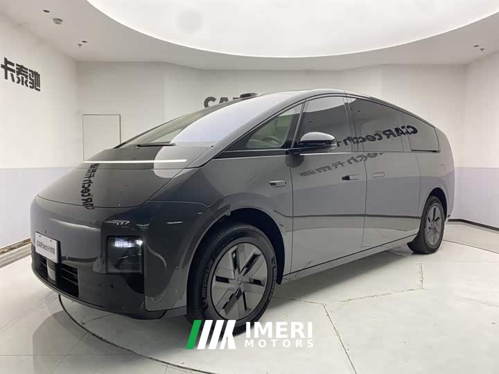 Li Auto Ideal MEGA Home Family Special Edition - автомобиль из Китая
