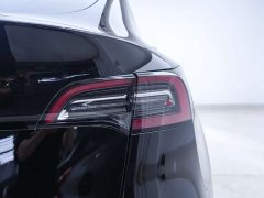 Tesla Model Y standard range rear-wheel drive version - фото 11