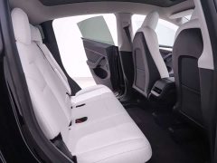 Tesla Model Y standard range rear-wheel drive version - фото 17